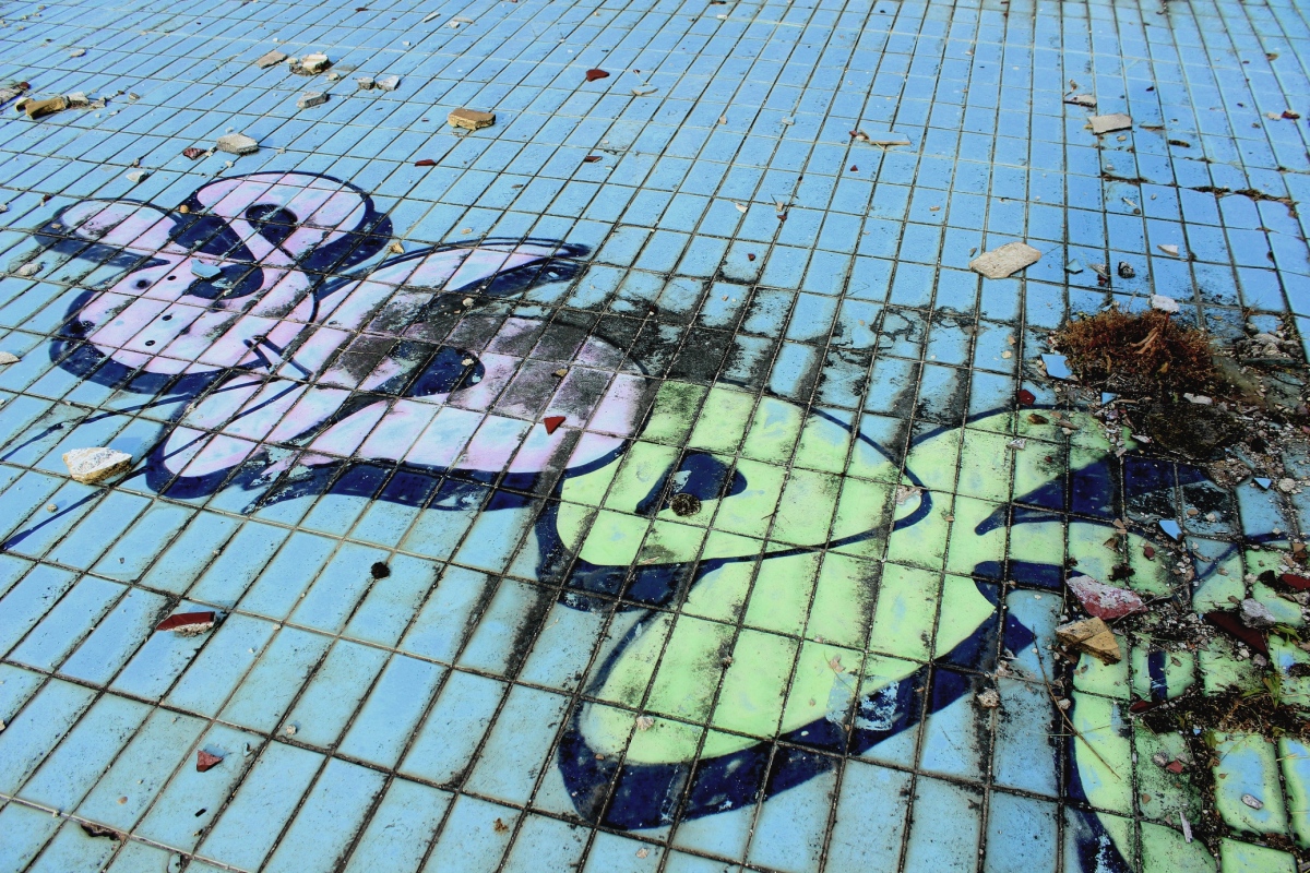 kupalisko, slnava, piestany, banka, graffiti