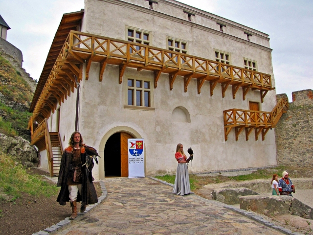 Trenčín, hrad, kasárne