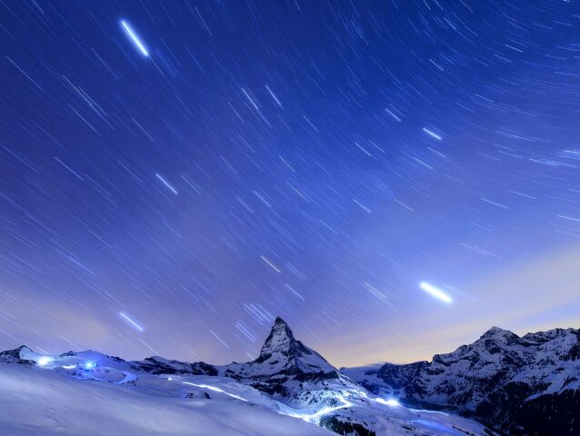Matterhorn, vrch, hory, Švajčiarsko, Alpy, kopce, sneh, zima, horolezci, noc, hviezdy