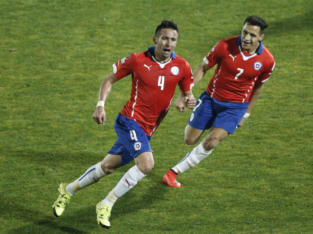 Mauricio Isla, Alexis Sánchez