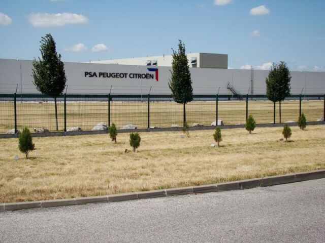 Trnava, Peugeot, automobilka