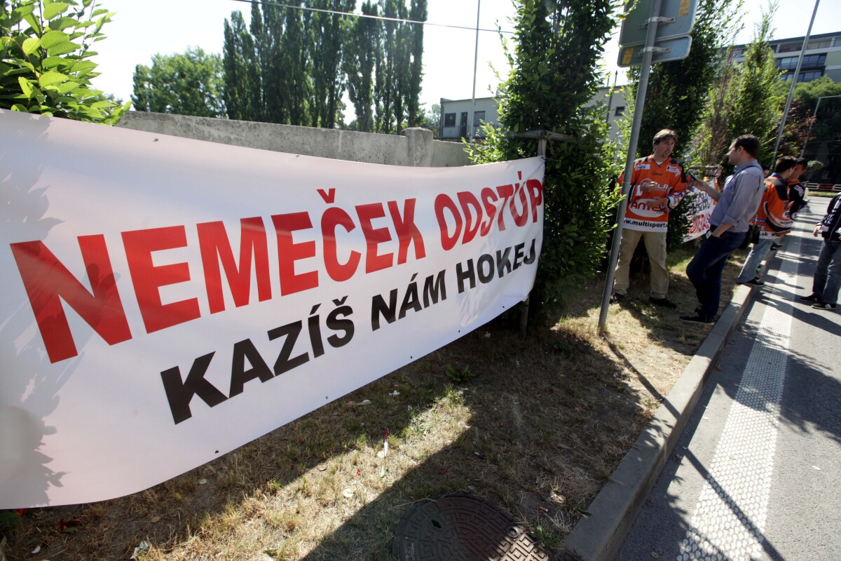 kongres SZĽH, protest proti Nemečkovi
