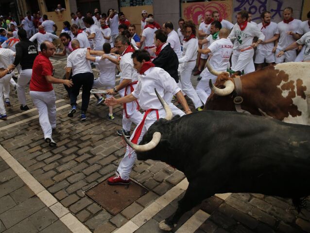 Pamplona, Fermin, fiesta, býky, španielsko, beh, toreádor,