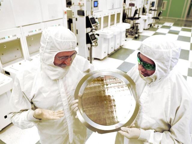ibm, čip, 7 nanometrov, wafer, mikroprocesor, procesor