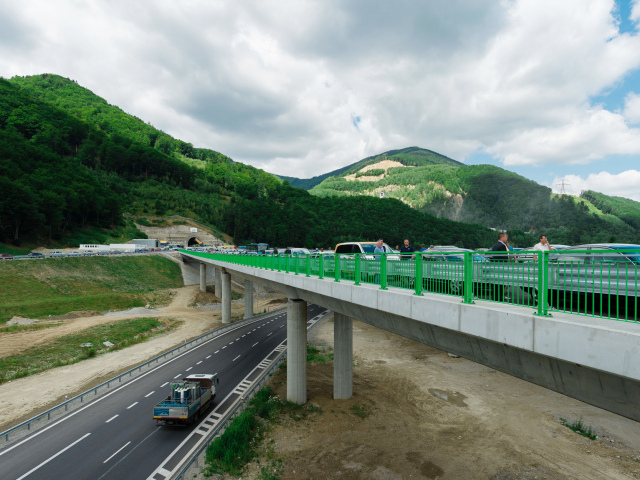 Dubná skala, Turany diaľnica, D1