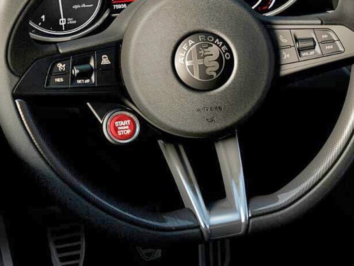 Alfa Romeo Giulia - 2016