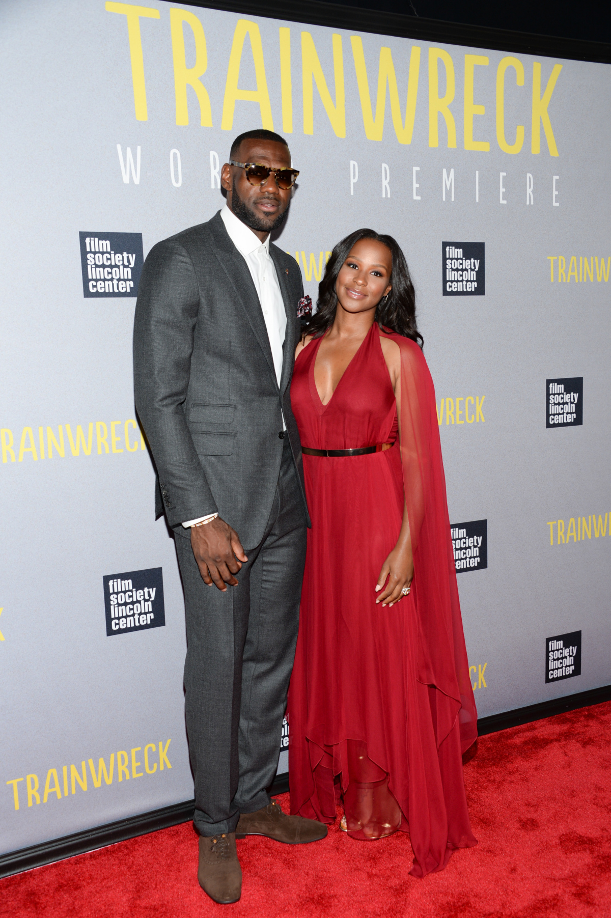 Basketbalista LeBron James a jeho manželka Savannah Brinson.