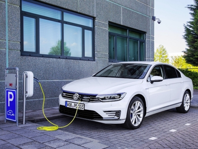 VW Passat GTE - 2015
