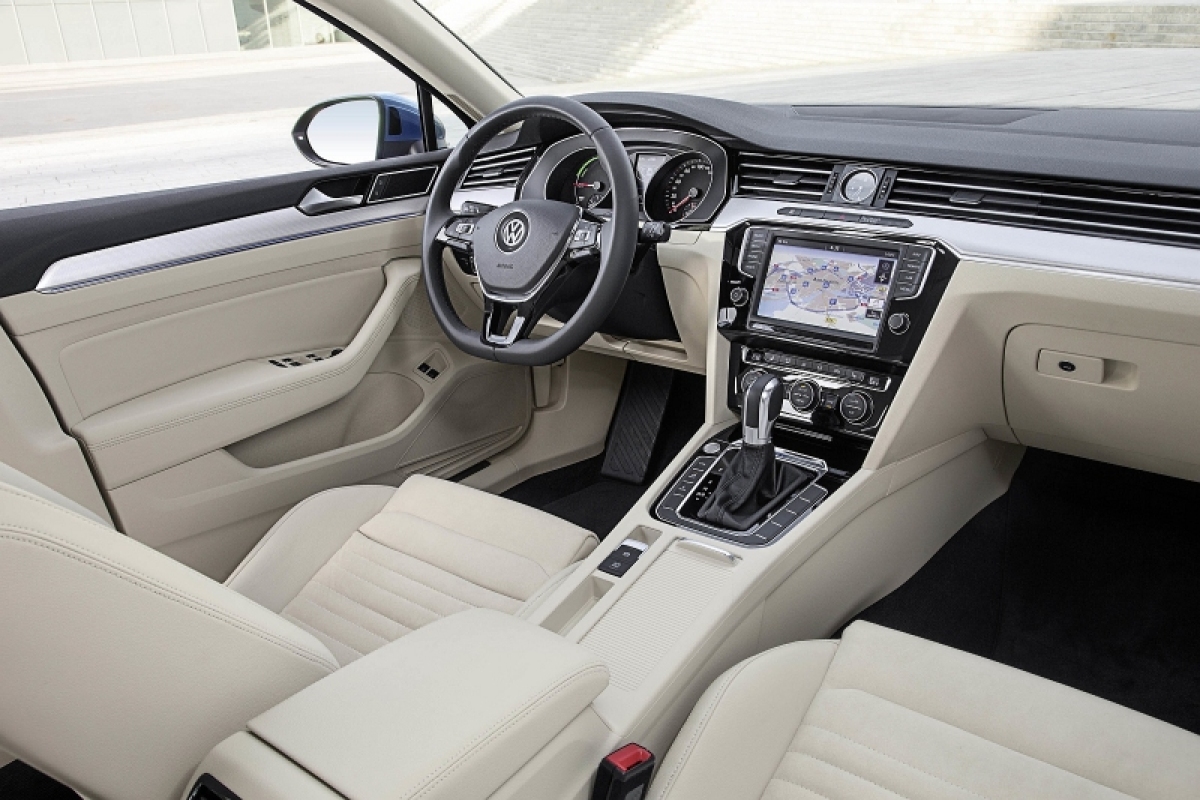 VW Passat GTE - 2015