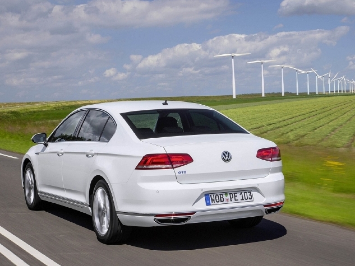 VW Passat GTE - 2015