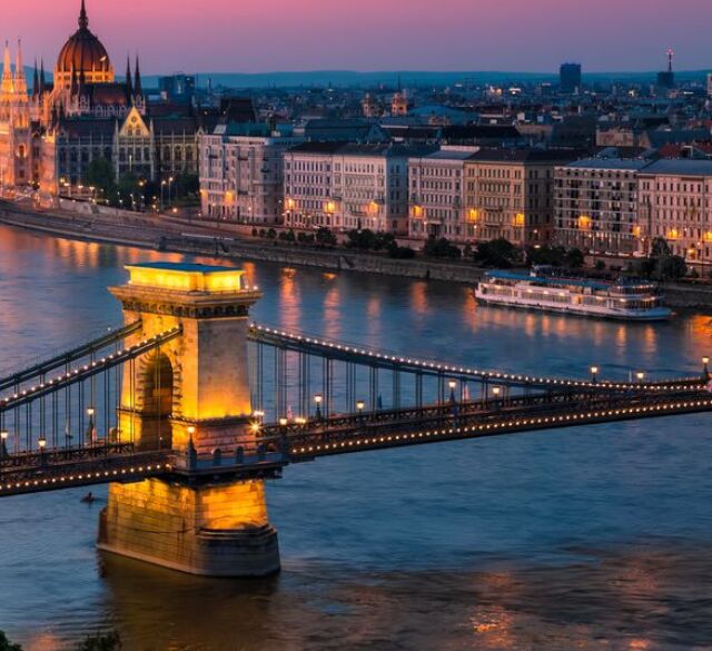 Budapešť, Maďarsko, Dunaj, parlament, mosty