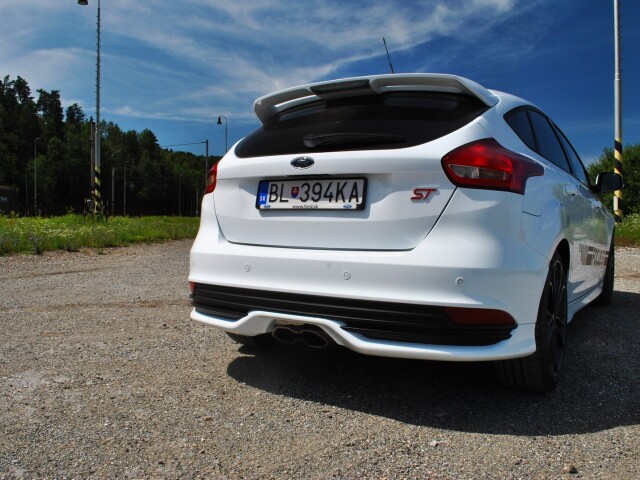 Ford Focus ST má korene na okruhových tratiach a premietol ich do reálneho sveta.