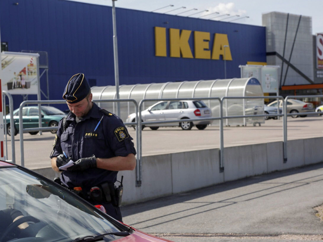 švédsko, ikea, västeras, útok
