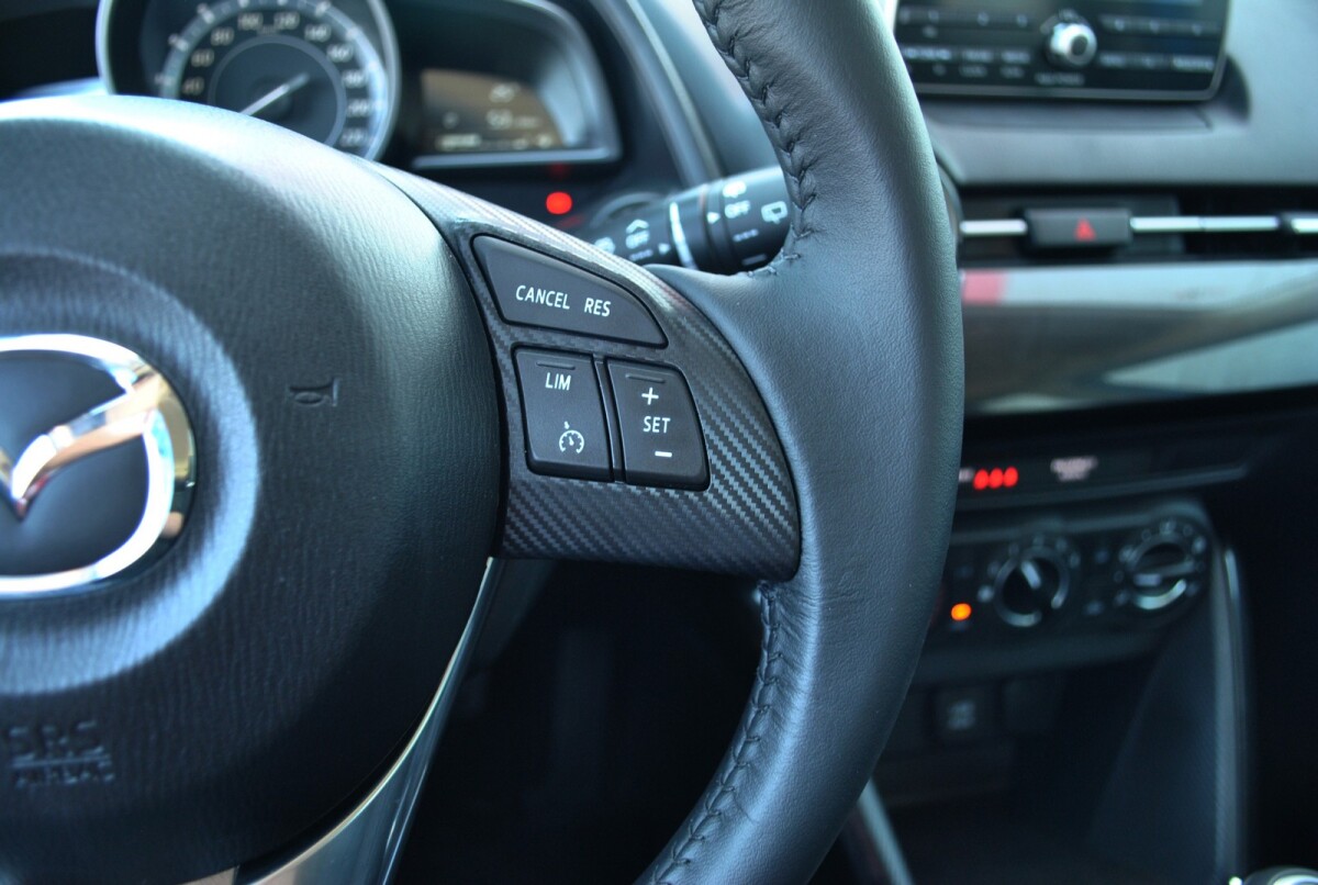 Mazda 2 SkyActive G75 Challenge
