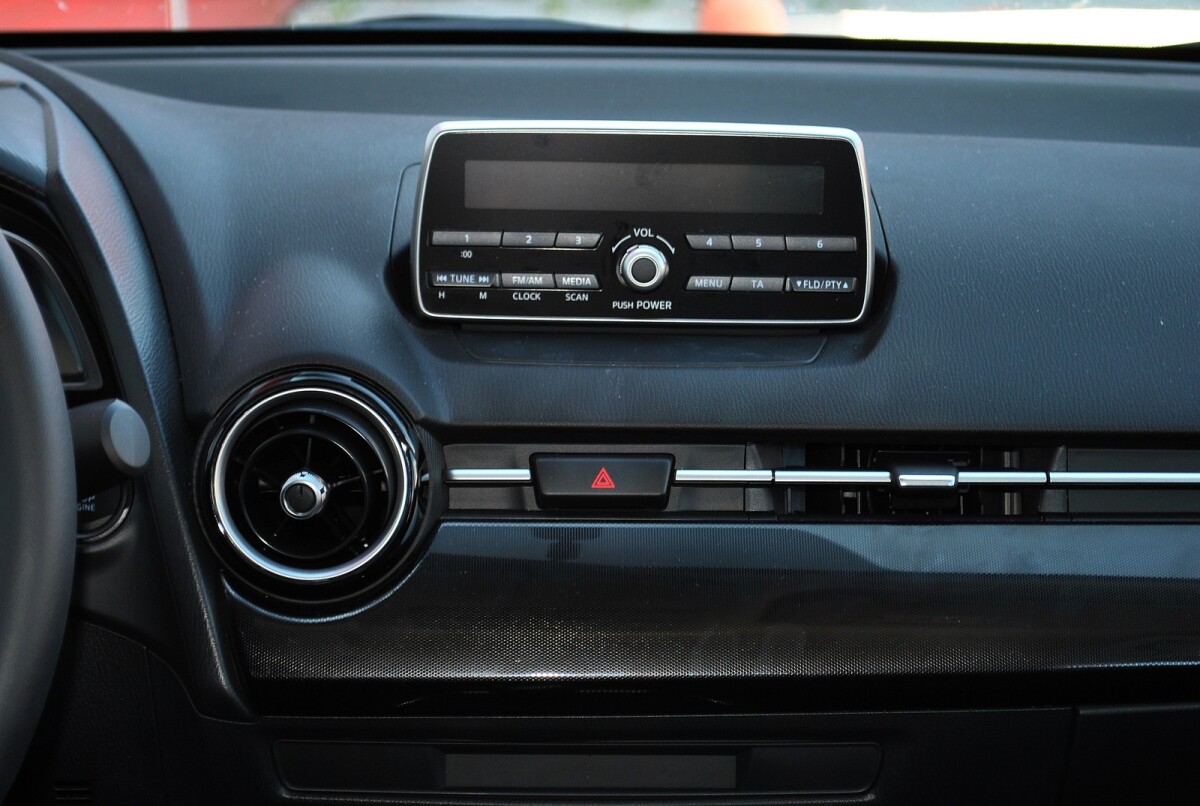 Mazda 2 SkyActive G75 Challenge