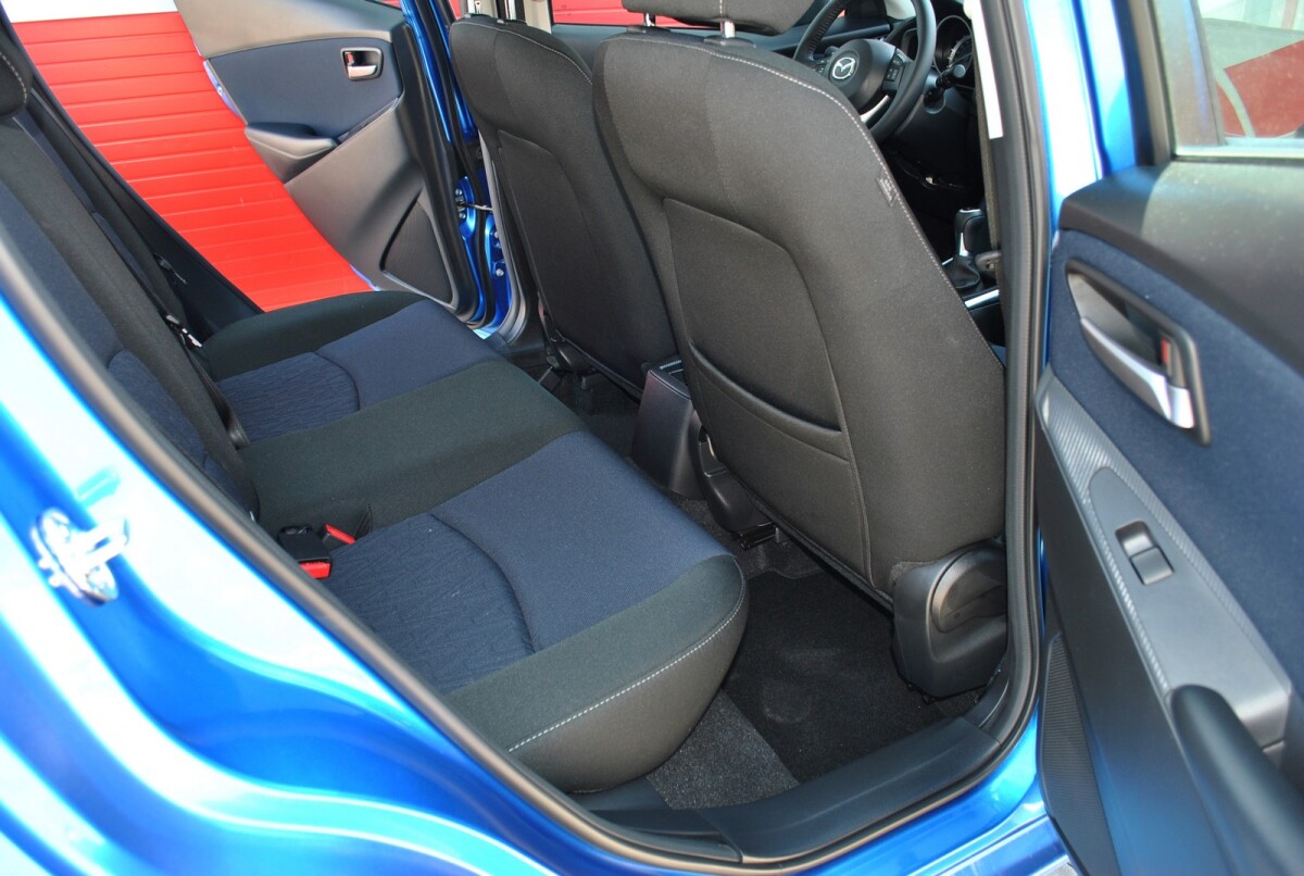 Mazda 2 SkyActive G75 Challenge