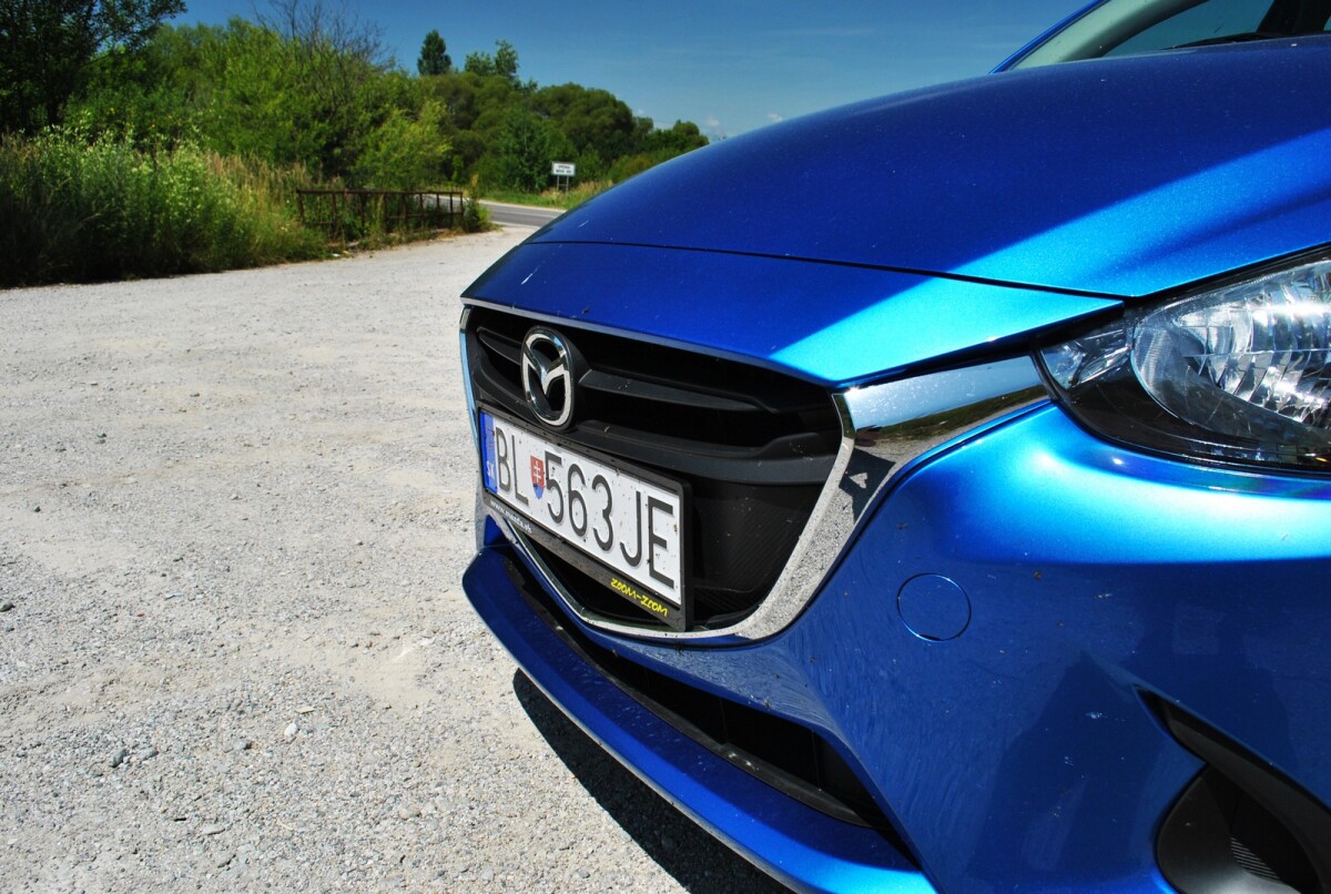 Mazda 2 SkyActive G75 Challenge
