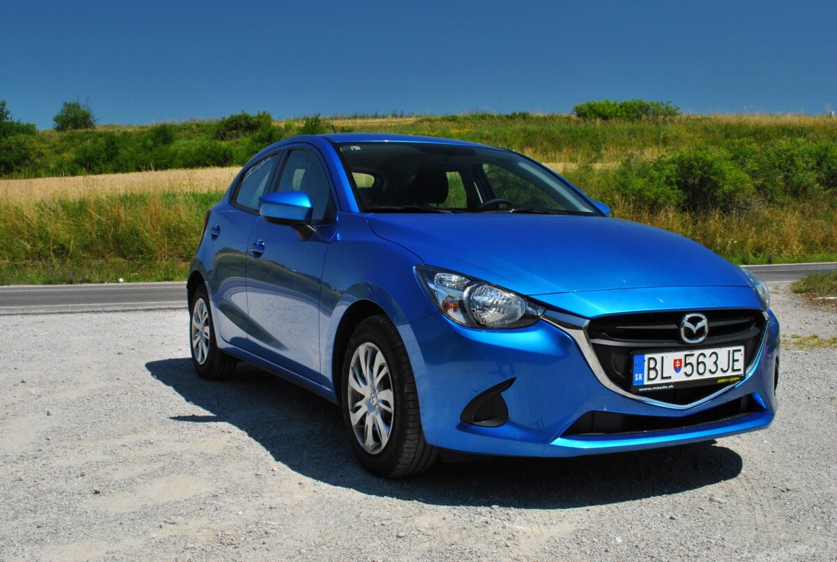 Mazda 2 SkyActive G75 Challenge