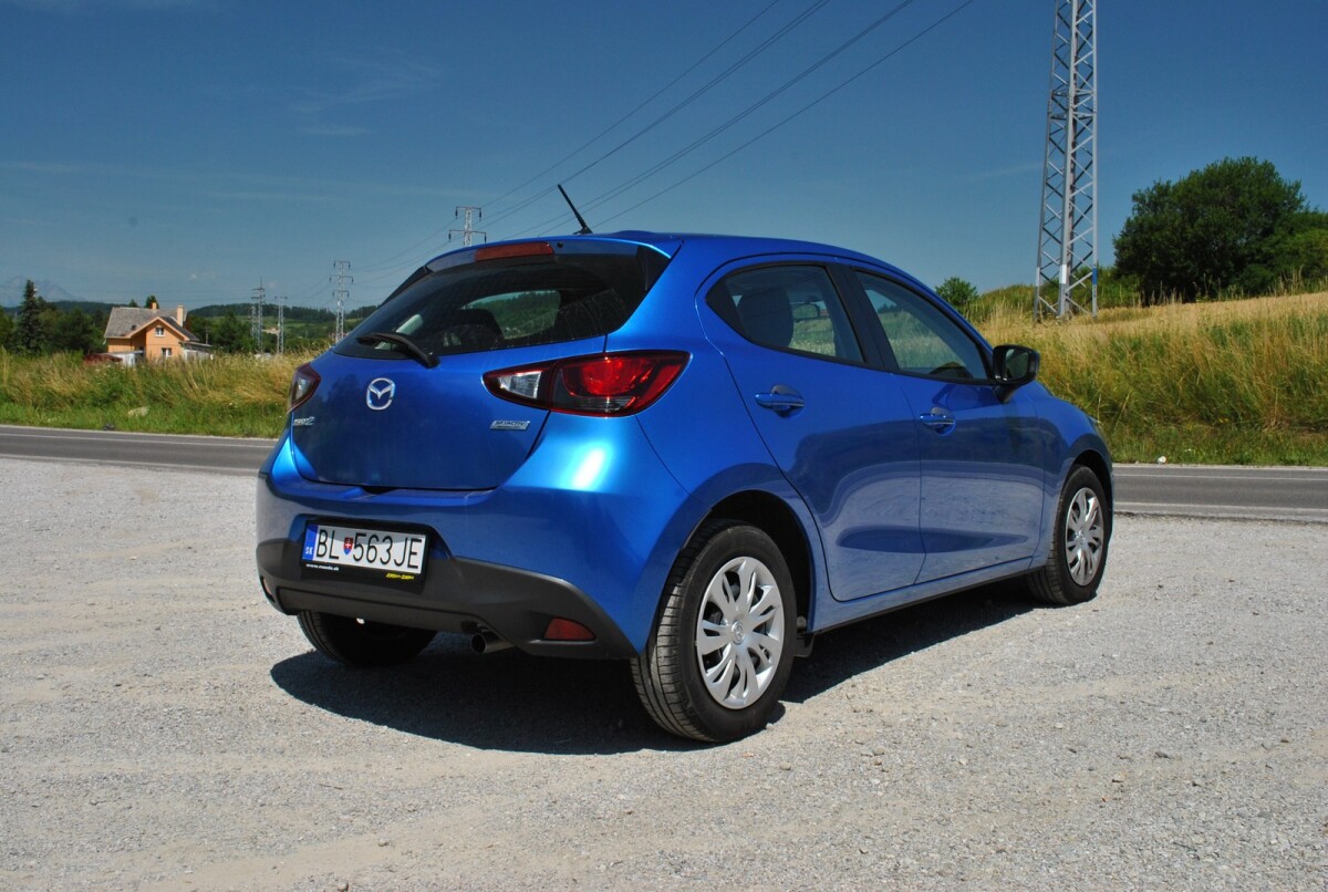 Mazda 2 SkyActive G75 Challenge