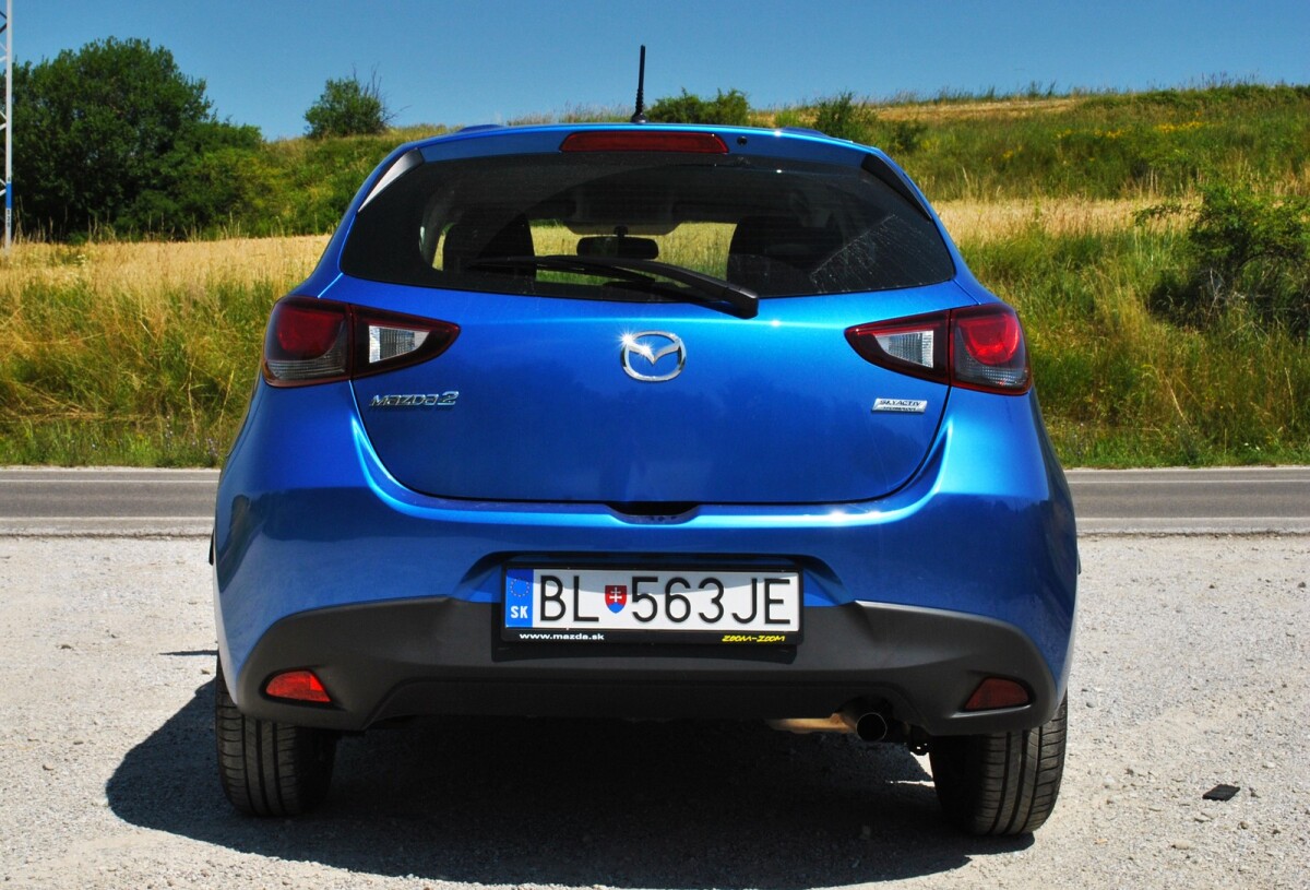 Mazda 2 SkyActive G75 Challenge