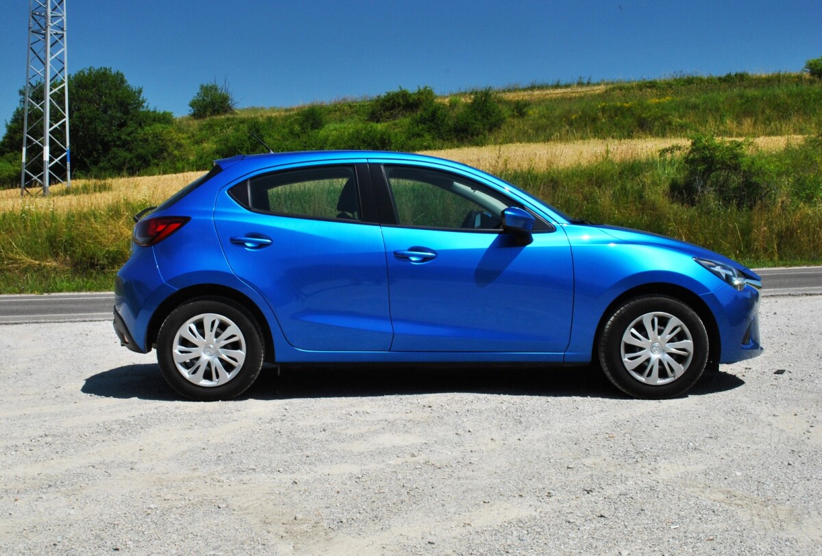 Mazda 2 SkyActive G75 Challenge