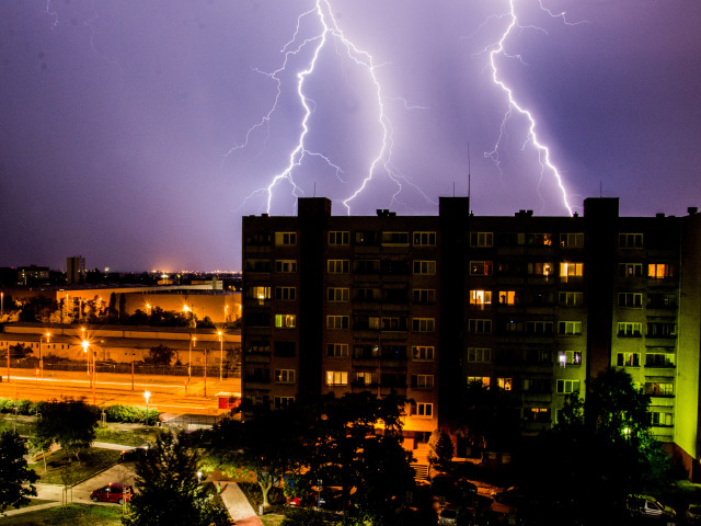búrka, Bratislava, blesk