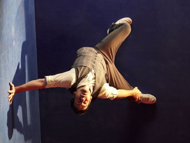 Antigravity show