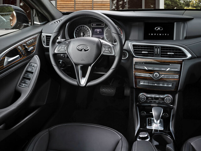 Infiniti Q30 - 2016
