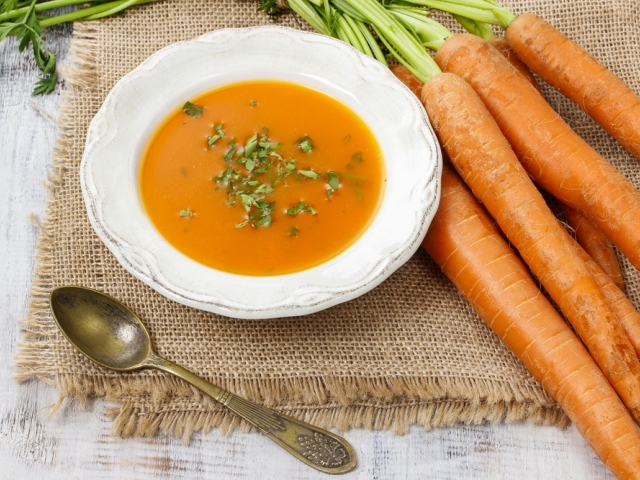 raw food, mrkvová polievka
