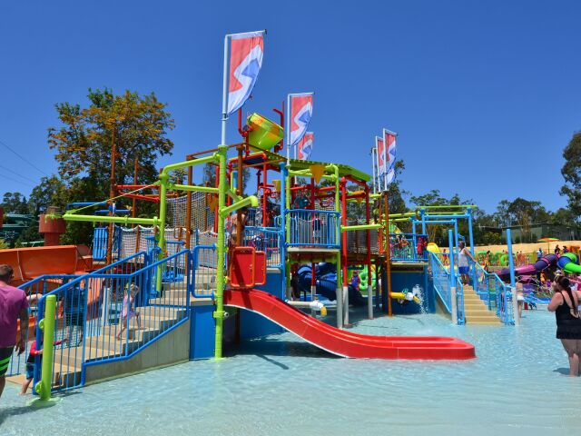 aquapark, tobogán bazén,