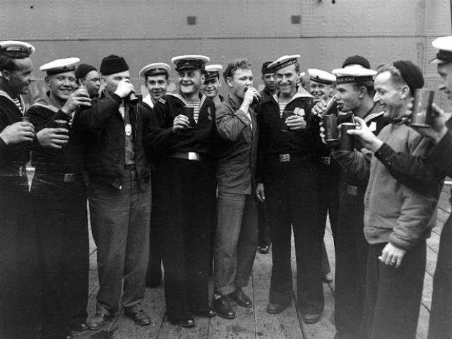 vojaci, dobová foto, sovietsky námorníci, americký námorníci,