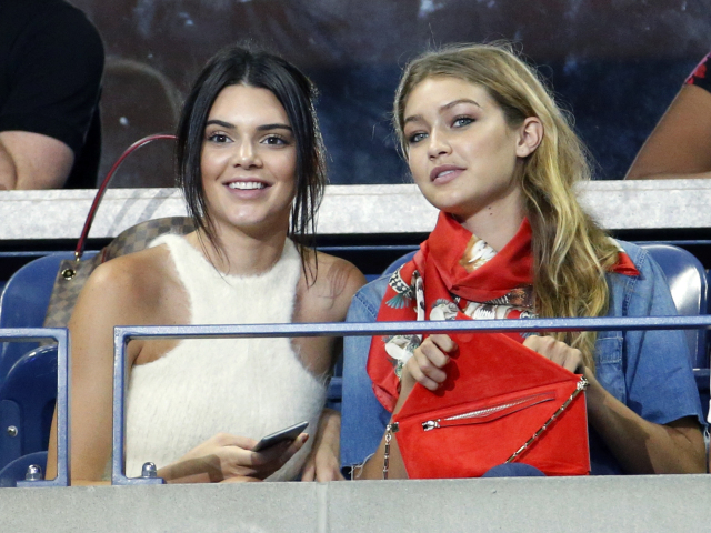 Kendall Jenner (vľavo) a Gigi Hadid 
