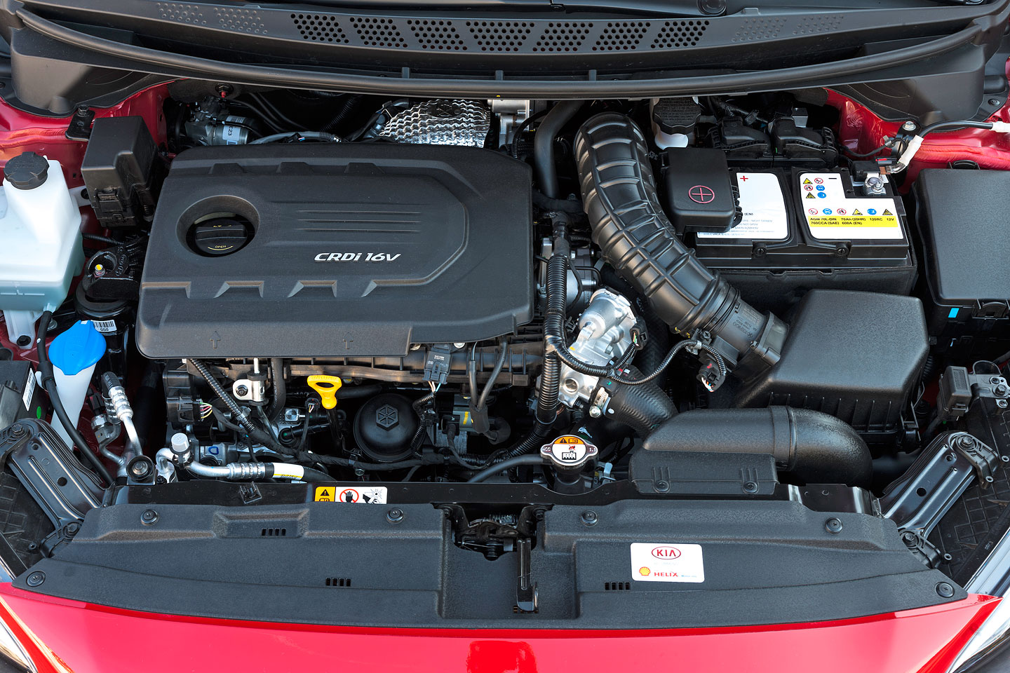 Dieselový agregát 1,6 CRDi (100 kW) môže byť spriahnutý s úplne novou 7-stupňovou dvojspojkovou prevodovkou 7DCT. V tejto konfigurácii by mal spotrebovať len 4,1 litra nafty na 100 km.