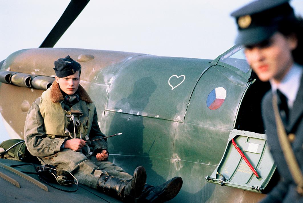 Sedemnásťročný Kryštof Hádek zažiaril ako pilot vo filme Tmavomodrý svět.