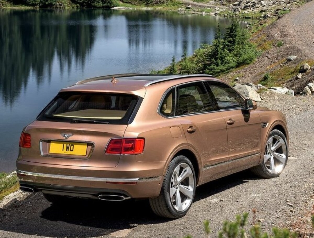 Bentley-Bentayga - 2016
