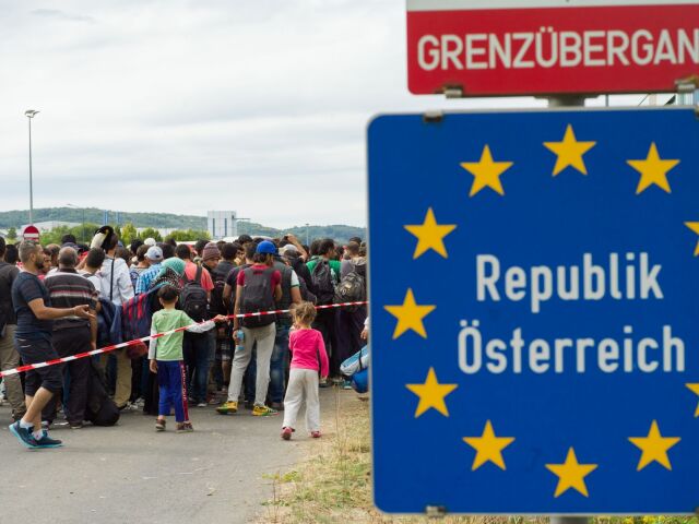 rakúsko, hranice, utečenci, migranti, migračná kríza,