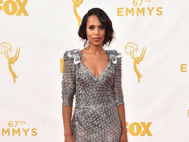 Herečka Kerry Washington prišla v trblietavej kreácii od Marca Jacobsa. 