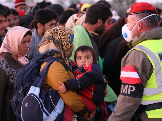 utečenci, migranti