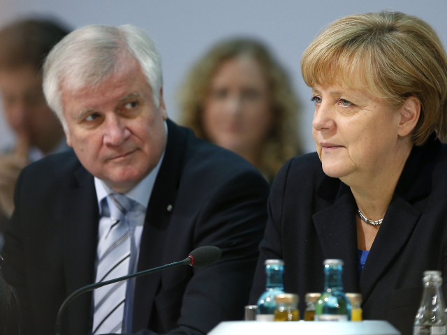 Seehofer, Merkelová