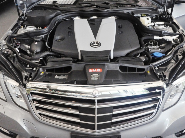 Mercedes-Benz - naftový motor