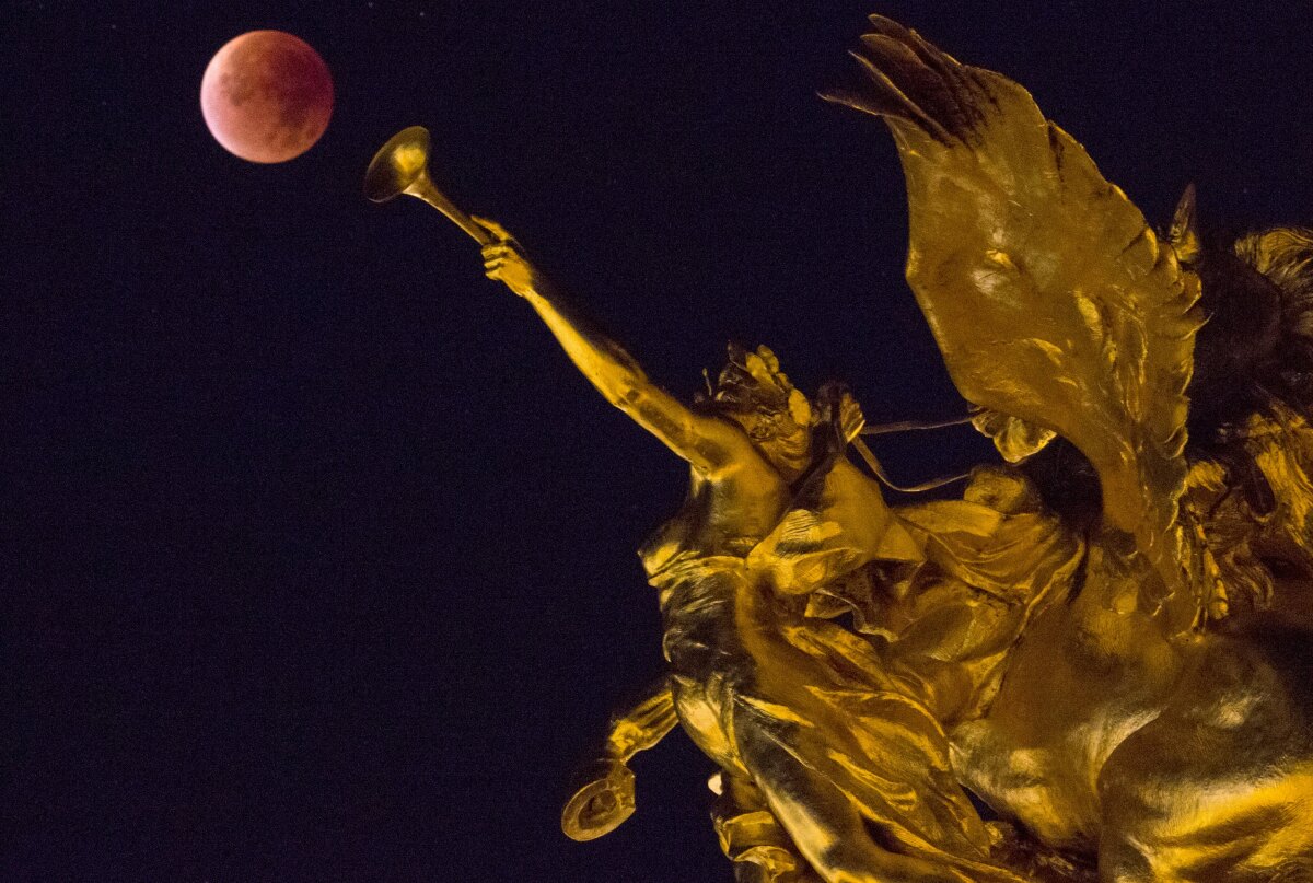 LUNAR-ECLIPSE/SUPERMOON