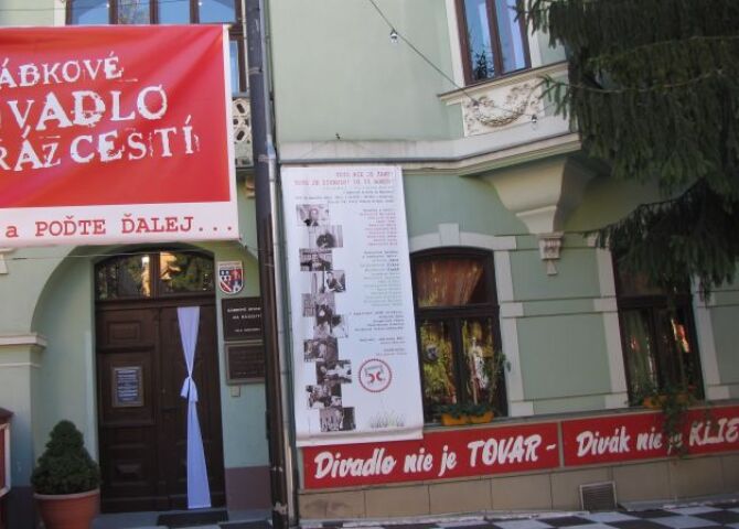 Bábkové divadlo na Rázcestí