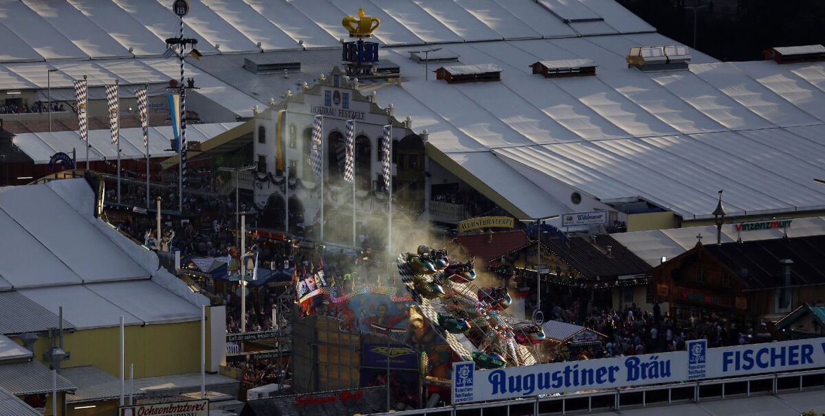Oktoberfest, pivo, Nemecko, Mníchov, chmeľový nápoj