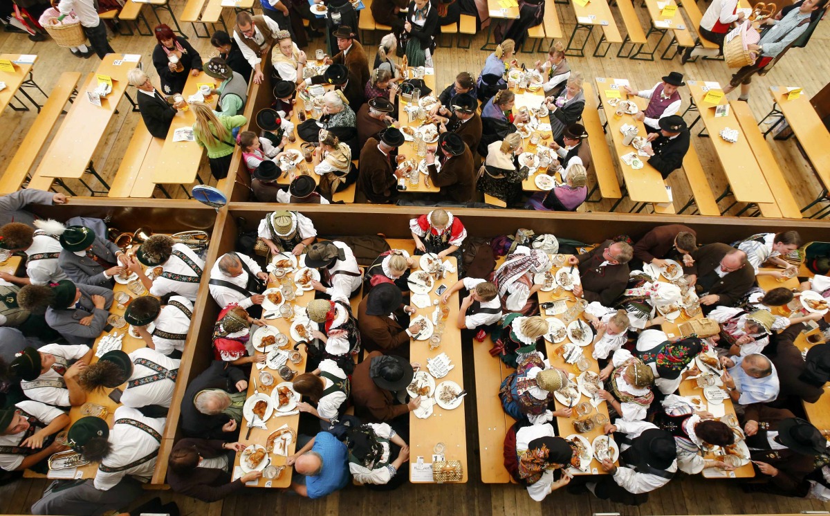 Oktoberfest, pivo, Nemecko, Mníchov, chmeľový nápoj