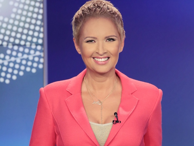 Moderátorka Adriana Kmotríková v hlavných správach televízie JOJ. 