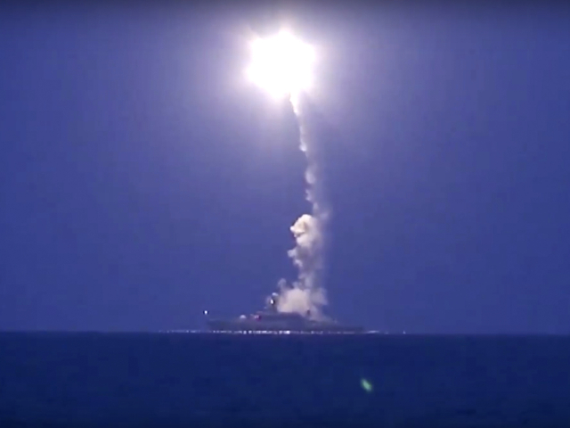 rusko, vojnová loď, bombardovanie, vojenská loď, sýria,