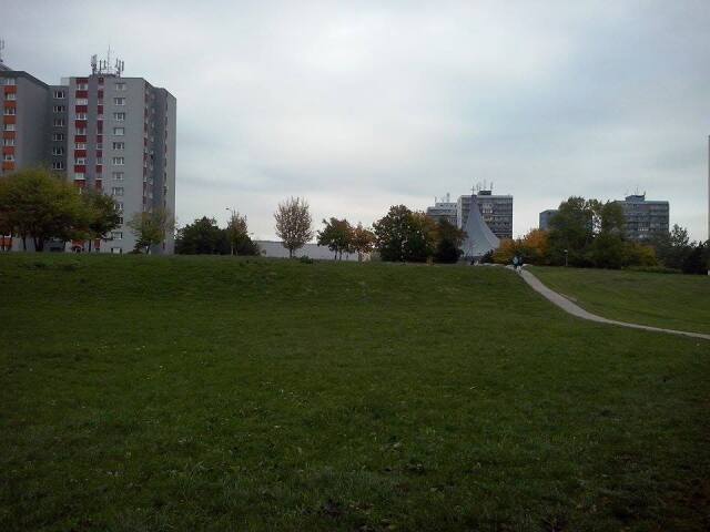 Dúbravka, park Pod záhradami