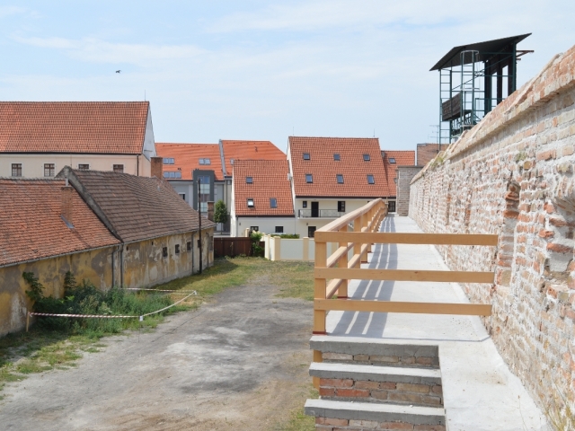 Trnava, hradby