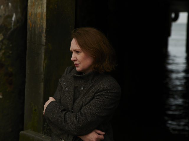 32 Paula Hawkins 3x