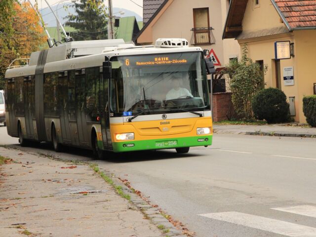 autobus, žilina, napadnutie,